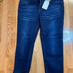 Chic Navy Women's Skinny Jeans